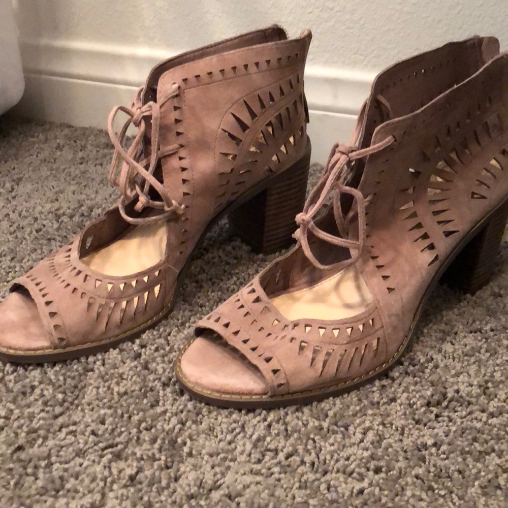 Vince Camuto!